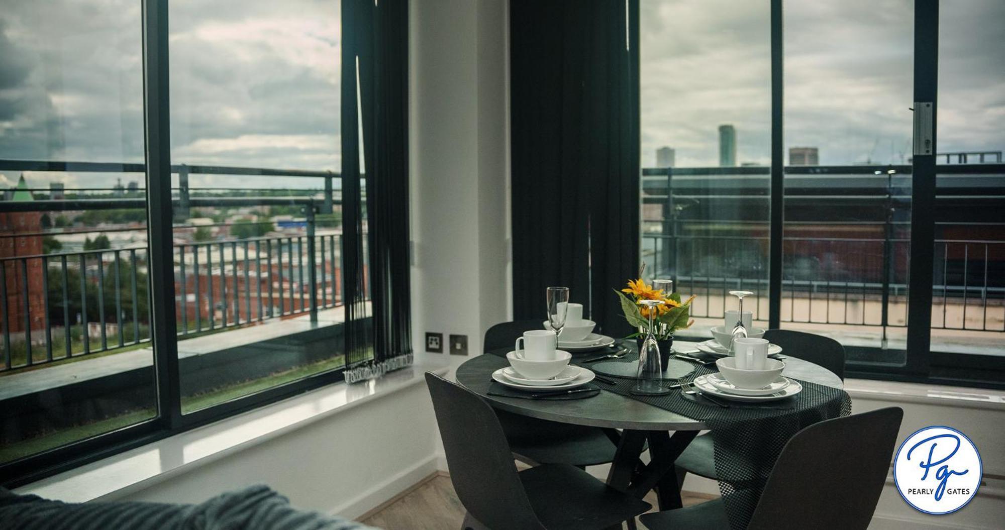 Penthouse - Amazing City Skyline Views - Free Parking - Balcony - Utilita Arena - New St Station - Bullring Shopping Birmingham Exterior photo