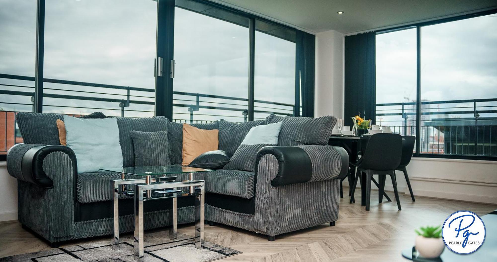 Penthouse - Amazing City Skyline Views - Free Parking - Balcony - Utilita Arena - New St Station - Bullring Shopping Birmingham Exterior photo